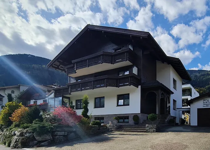 Zillertal Center Apartamento *