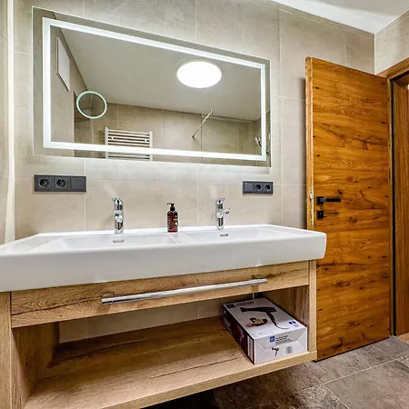 Zillertal Center Apartamento *